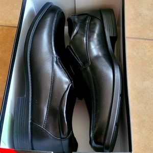 Brand NEW pair of Deer Stags size 13 mens never beennused. With tags leather sho